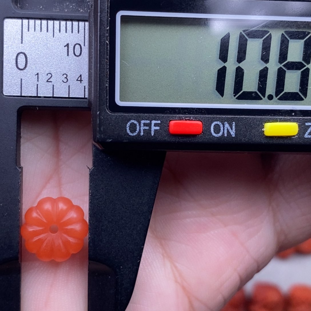 南红玛瑙配饰未镶嵌