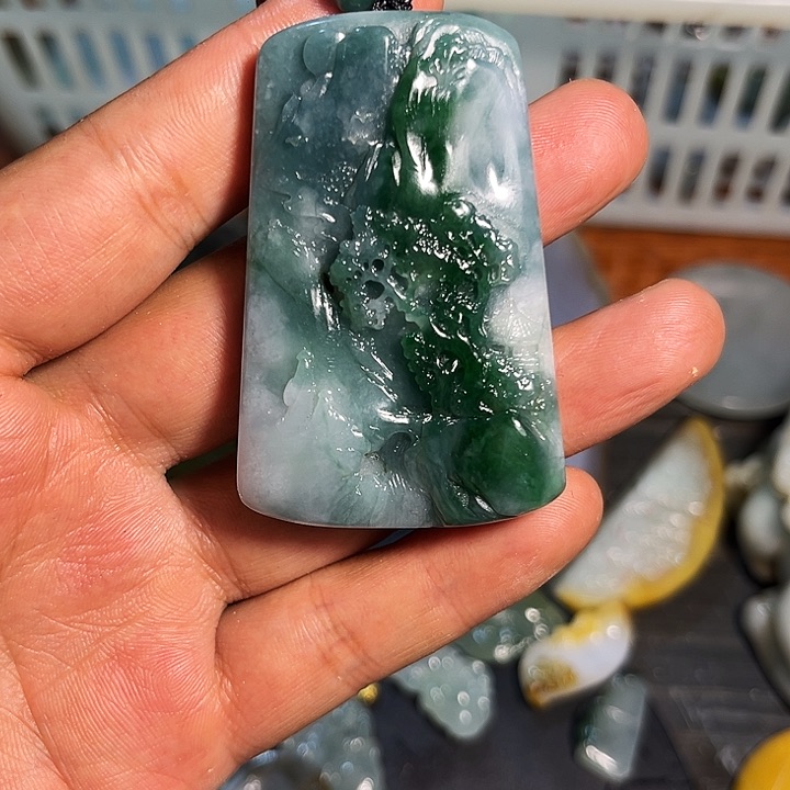 翡翠未镶嵌颈饰翡翠