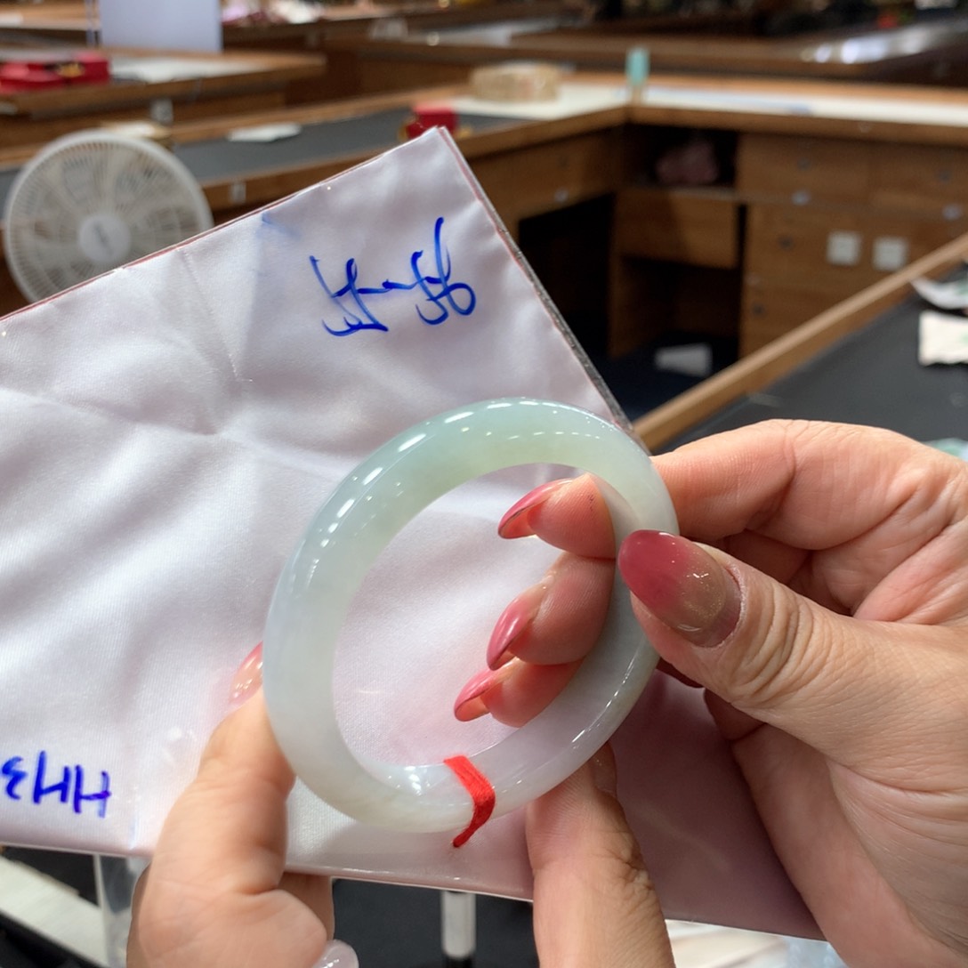 未镶嵌手镯翡翠48小时鉴赏