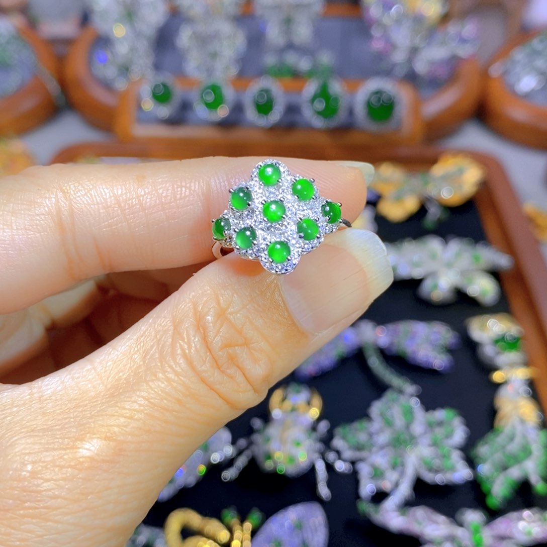 翡翠颈饰银S925镶嵌天然翡翠