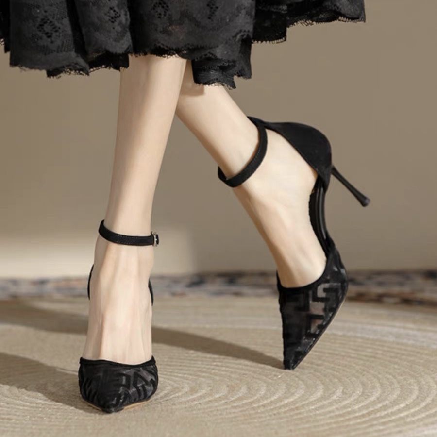 AA589新款法式蕾丝高跟鞋一字扣带女细跟网面网纱透气尖头凉鞋