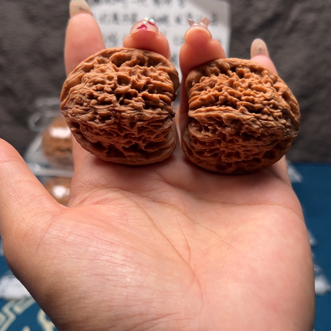 胡***】把件文玩核桃南疆40.5小黄点