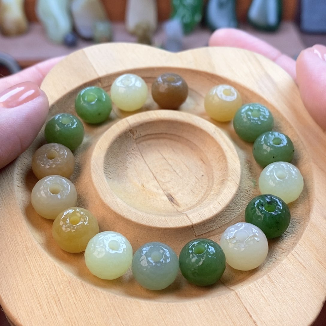 和田玉颈饰未镶嵌定制