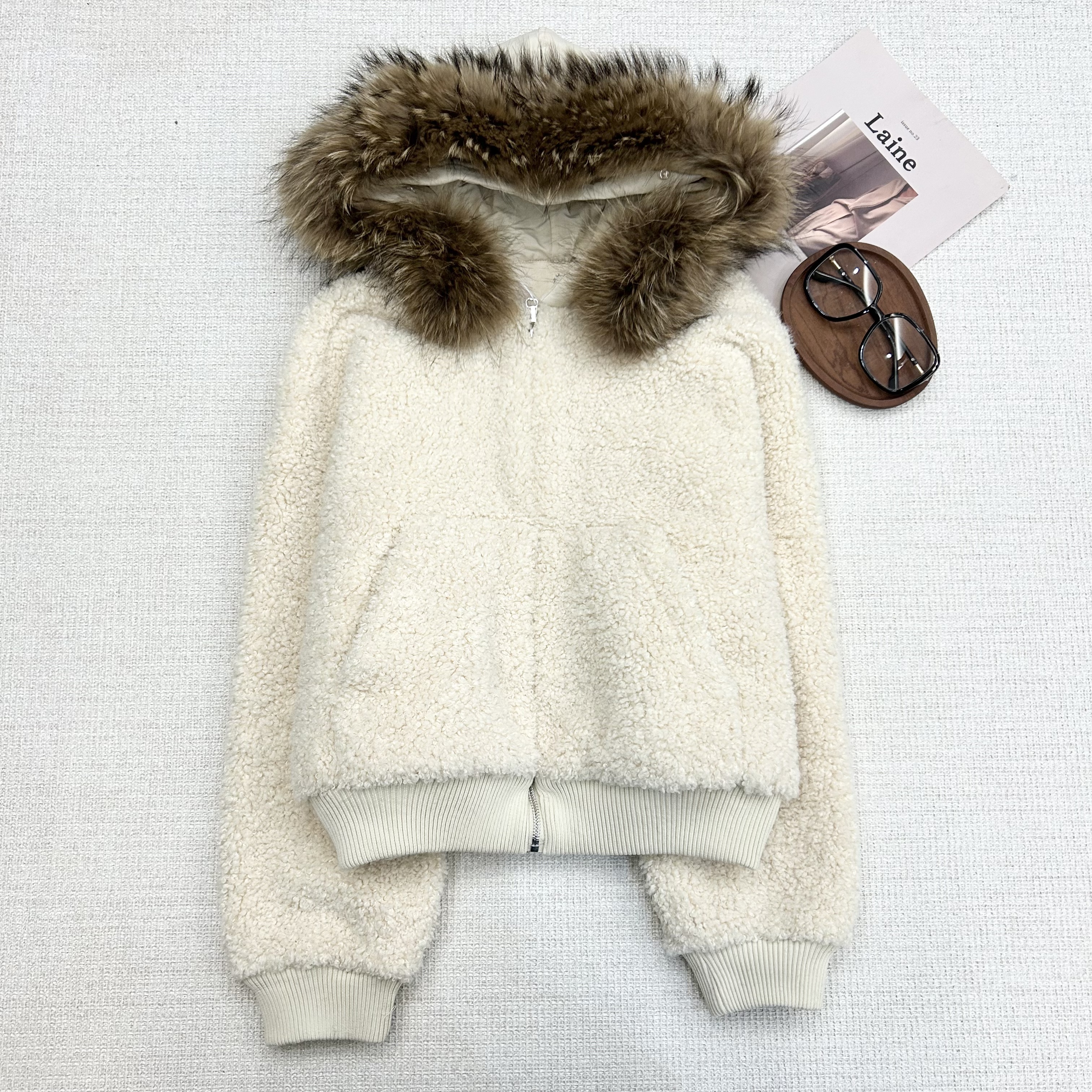 【叶子服饰】冬季新款时尚连帽大毛领毛毛连帽短外套25564