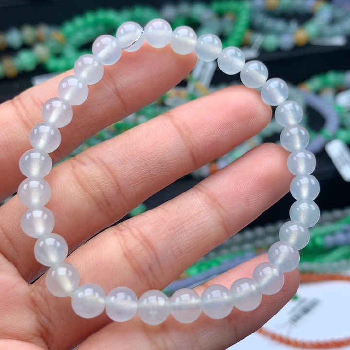 翡翠手镯未镶嵌卡