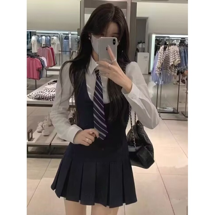 学院风纯欲白衬衫长袖甜辣套装女春季新款小个子马甲背心裙两件套