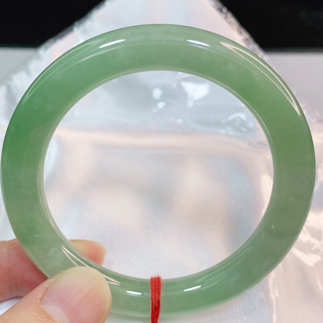 翡翠手镯未镶嵌53-55圈口圆条