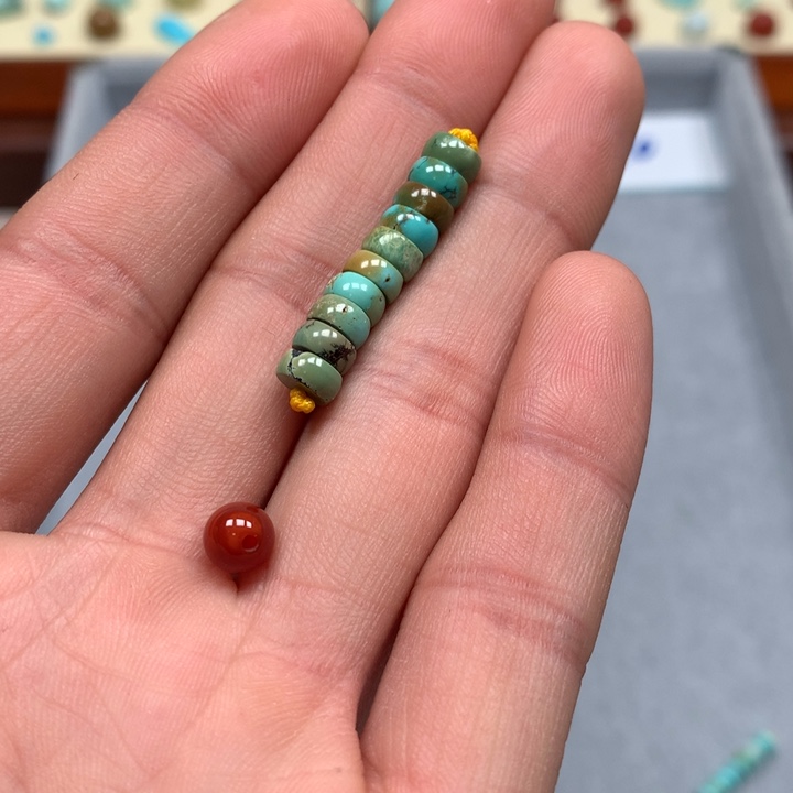 南红玛瑙配饰未镶嵌