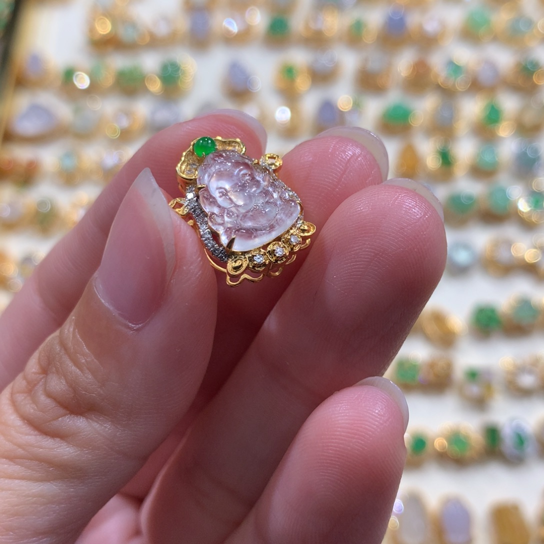 馨***安翡翠18K金镶嵌颈饰翡翠