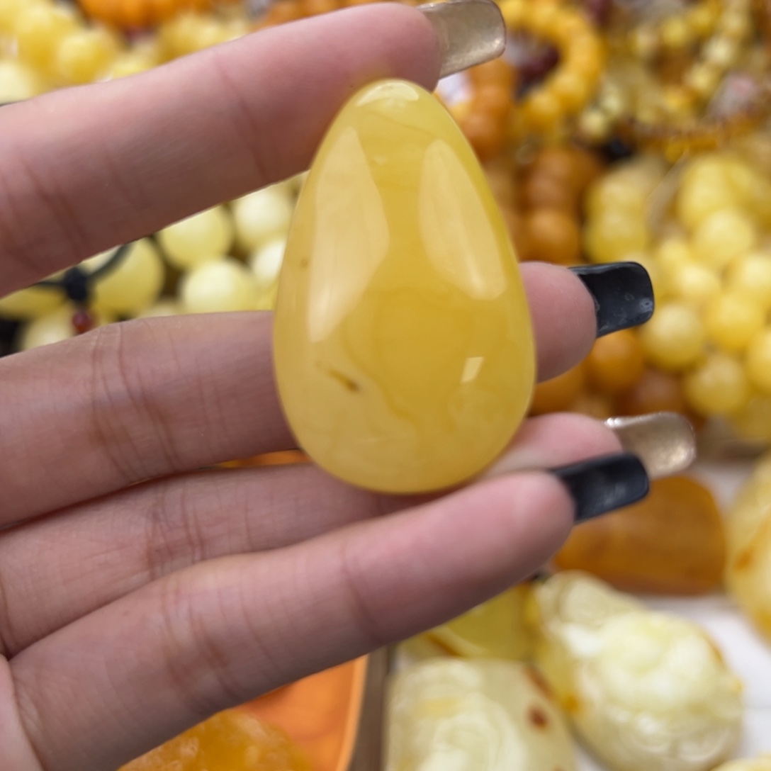 琥珀珠宝奇石未镶嵌