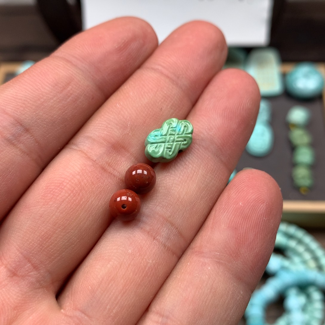 南红玛瑙雕刻未镶嵌