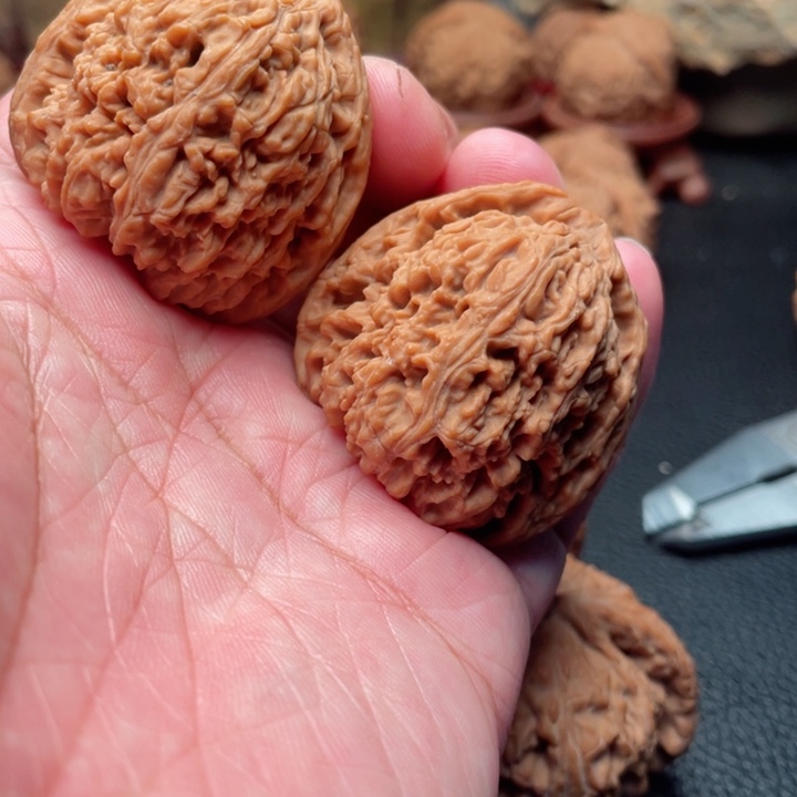 文玩核桃把件41三角疆