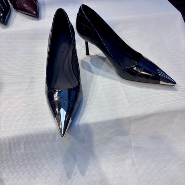 朴彩英～尖头高跟鞋女2025新款气质百搭细跟时尚单鞋搭阔腿裤鞋D49