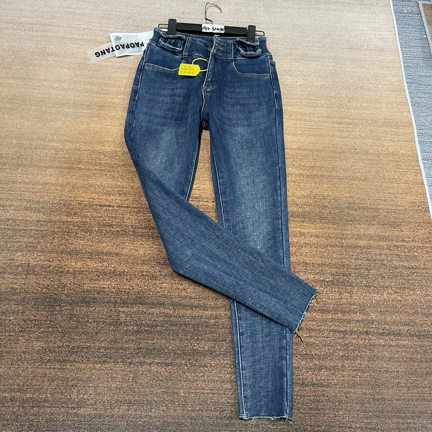 #A11-31030 加绒-厚绒 高货 复古蓝3扣高腰小脚裤 高弹（不换退）