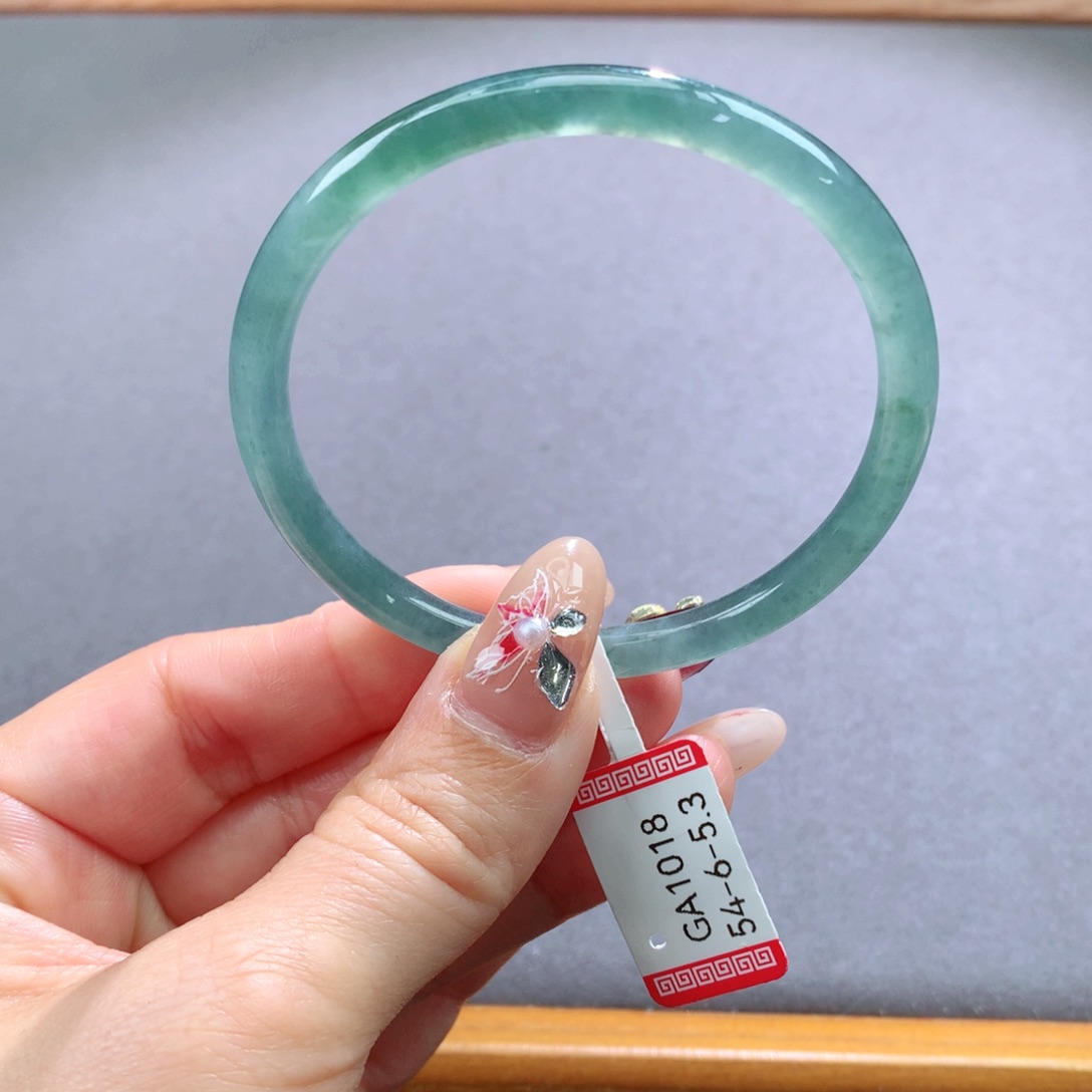 翡翠手镯未镶嵌天然翡翠手镯