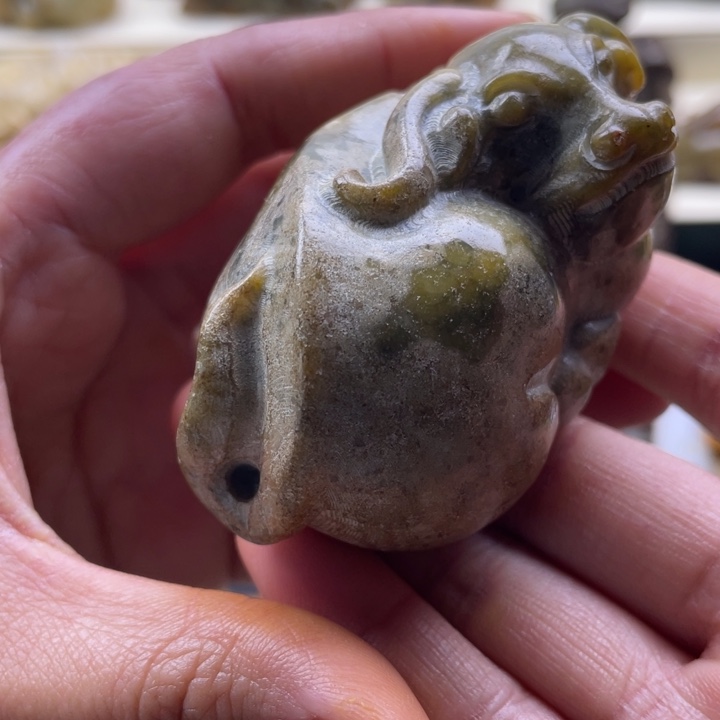 蛇纹石玉颈饰未镶嵌33