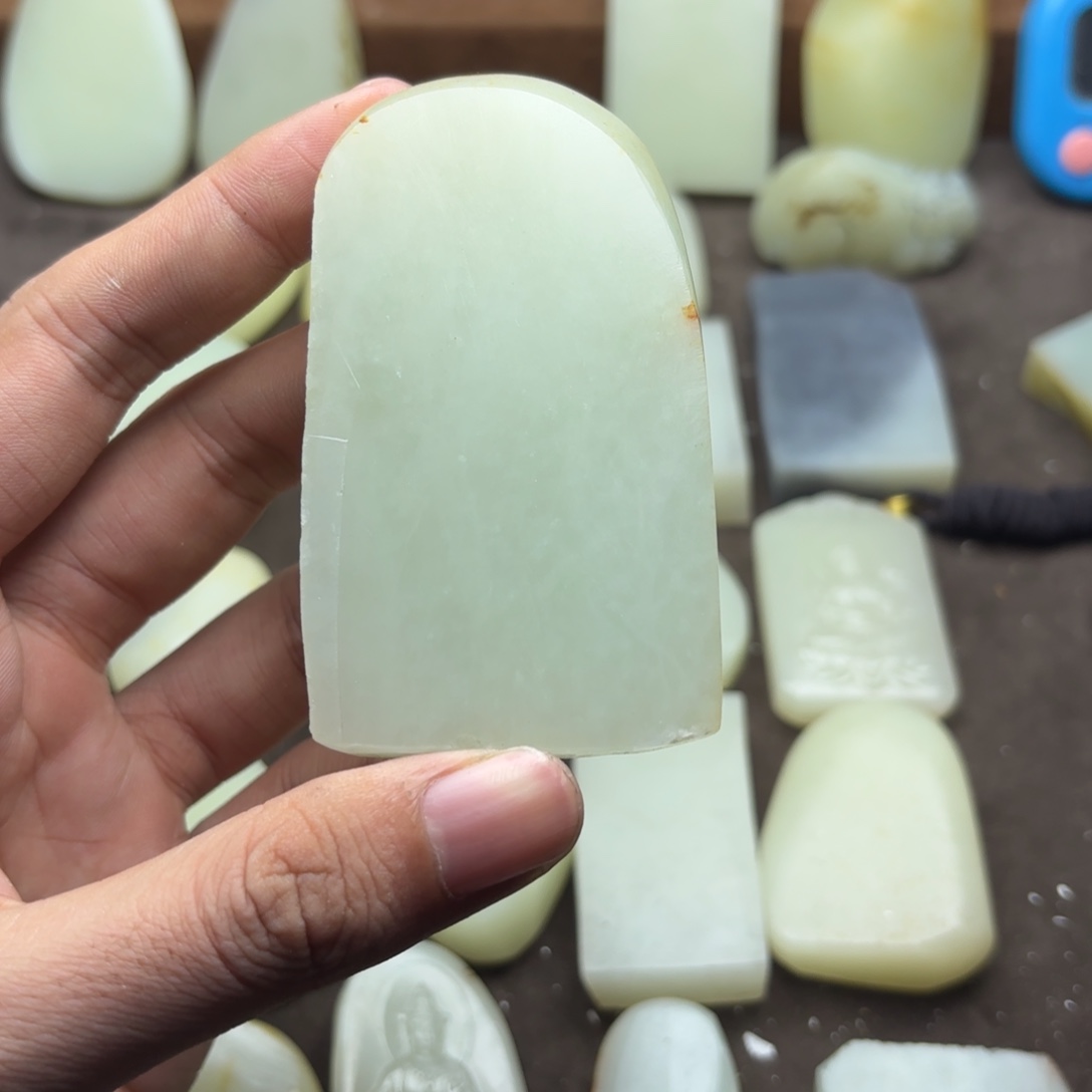 爱***）定制和田玉未镶嵌挂件