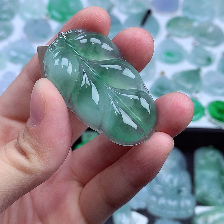 翡翠颈饰未镶嵌A货翡翠