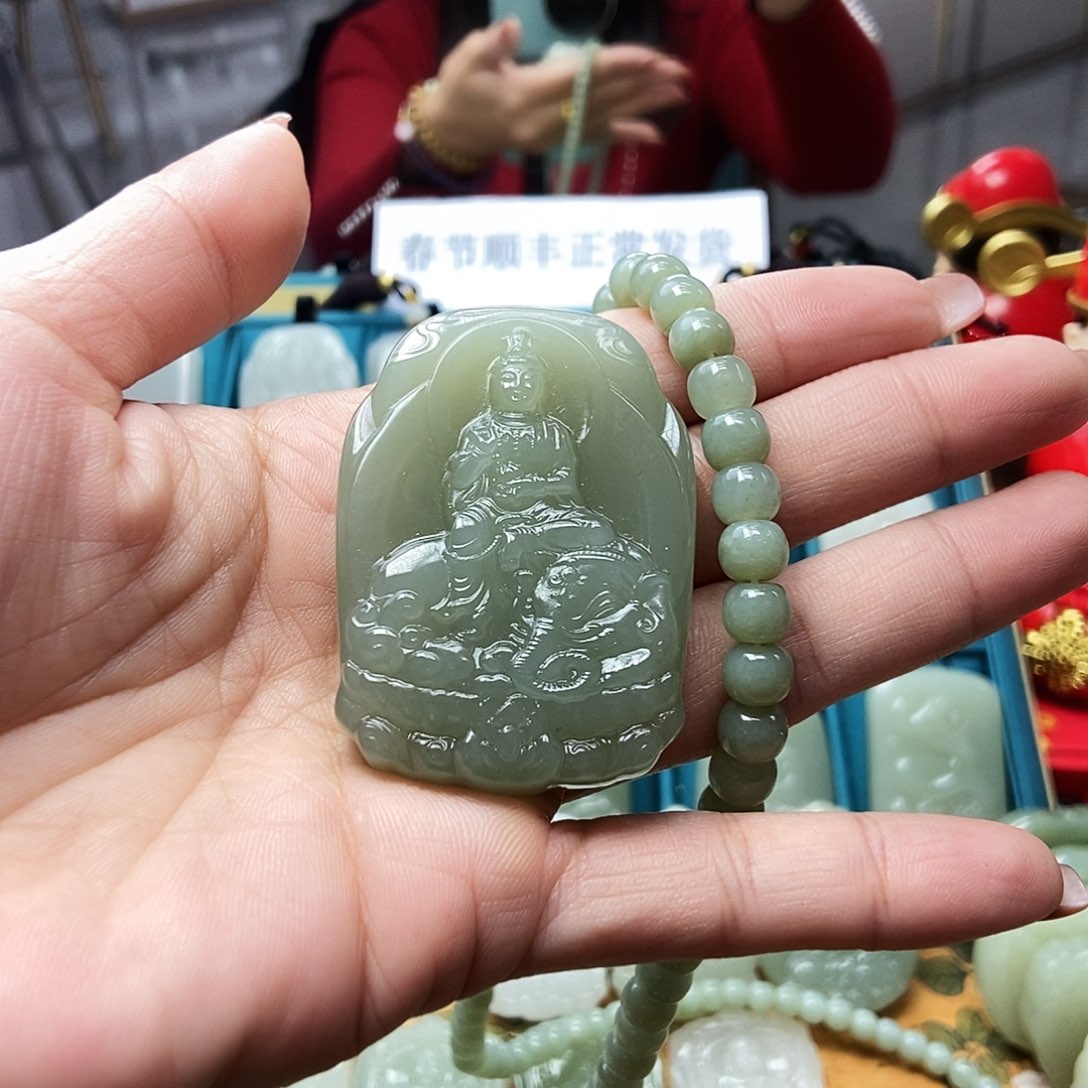 和田玉颈饰未镶嵌不*