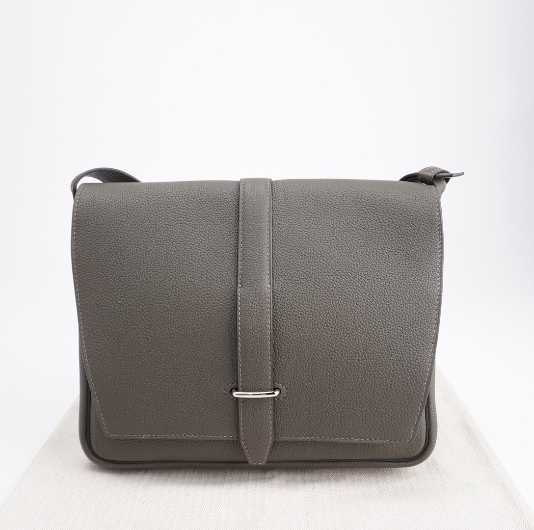 99新 Hermes/爱马仕 闲置 爱马仕Steve银扣信史斜挎包 F921