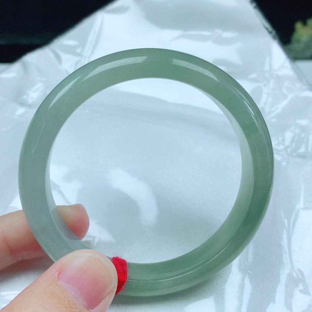 未镶嵌手镯翡翠是***子52