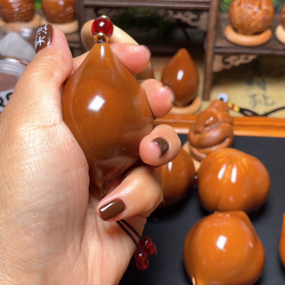 橄榄核吊坠一线天44穿配