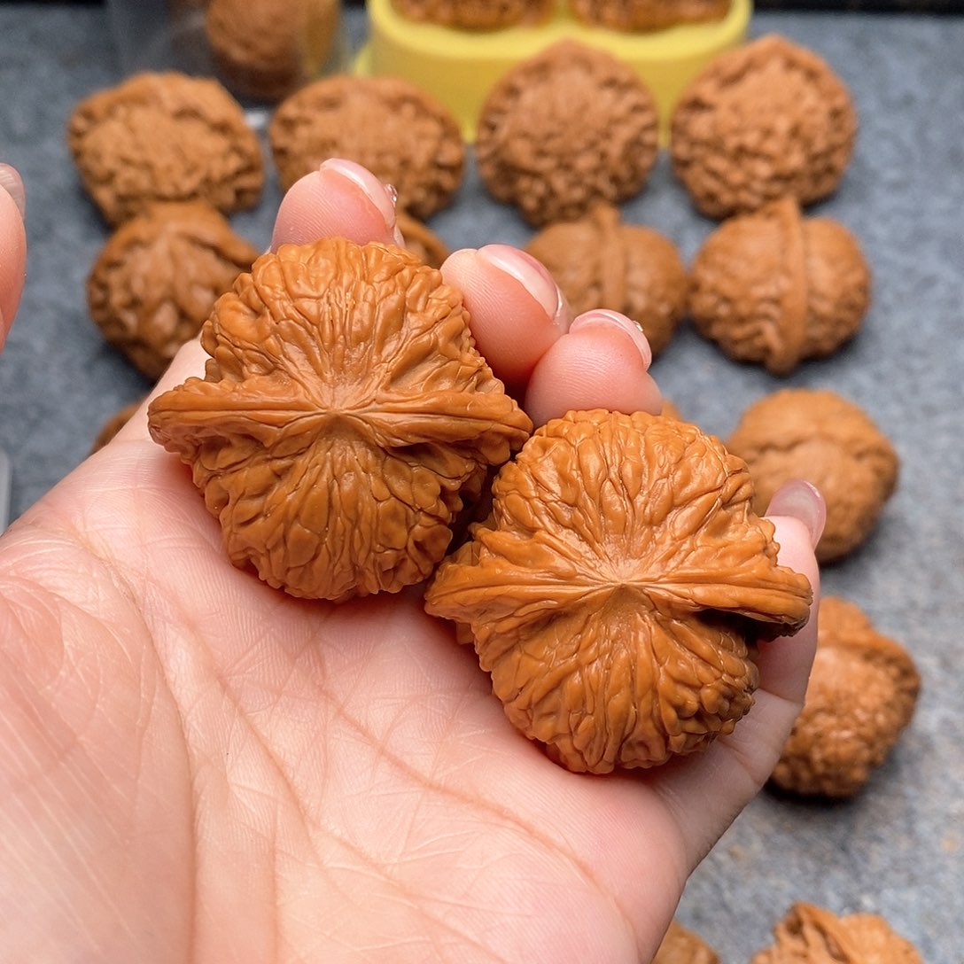 文玩核桃把件慢*精品红皮磨盘狮子头41全品