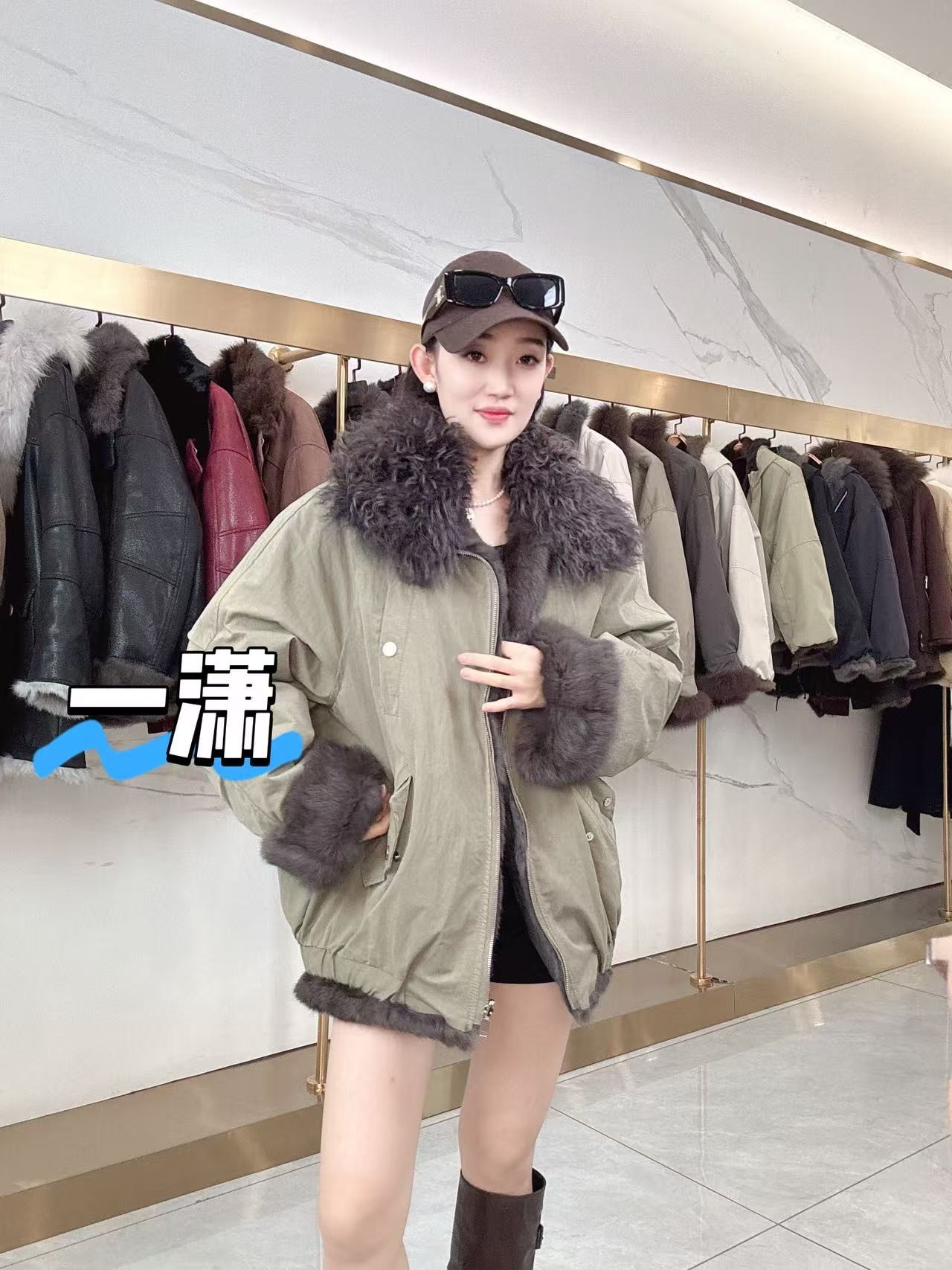 冬季两面穿兔毛常规款女保暖厚款冬季短外套春秋宽松显瘦网红