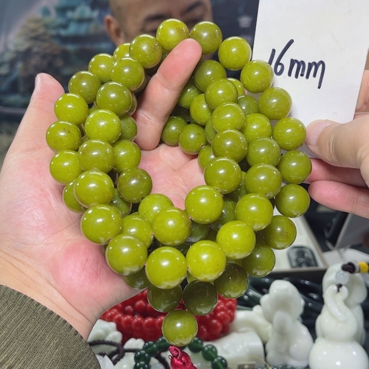 蛇纹石玉颈饰多样性发货未镶嵌