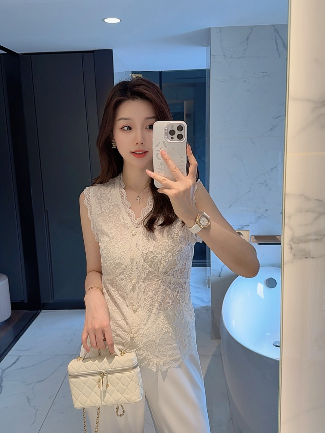 【大静静】气质女人~蕾丝花朵法式优雅无袖背心2500