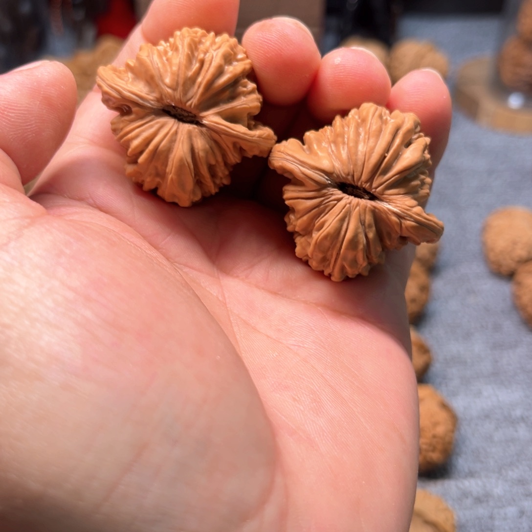 文玩核桃把件四座楼微修