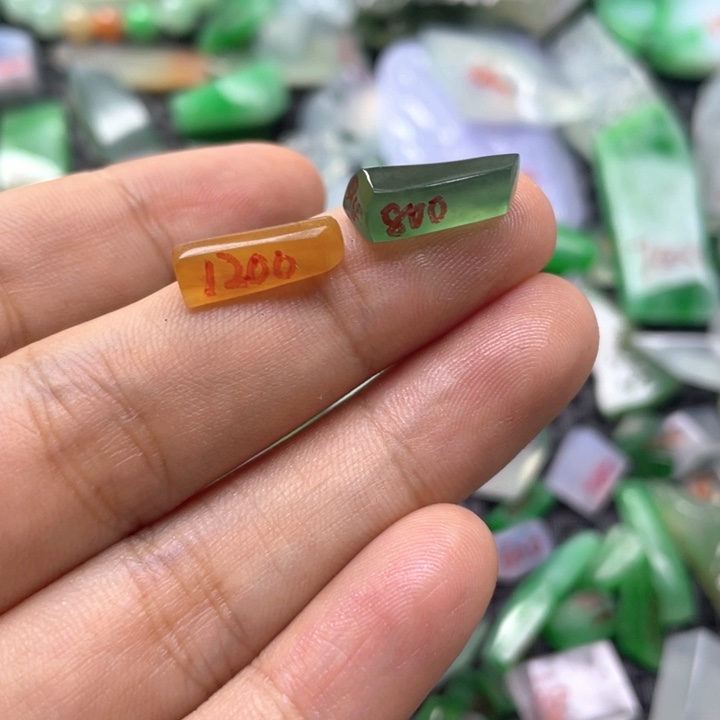 定制翡翠未镶嵌缘*?天然翡翠