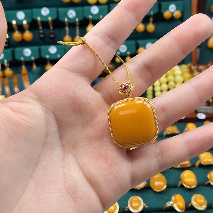 琥珀银S925镶嵌颈饰