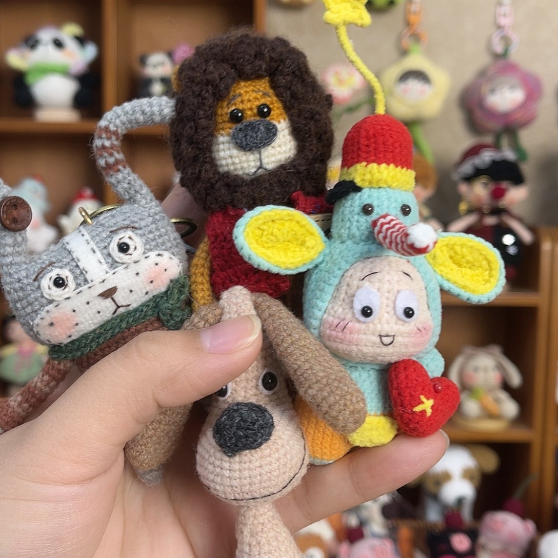 手工编织 四个挂件玩偶送底座