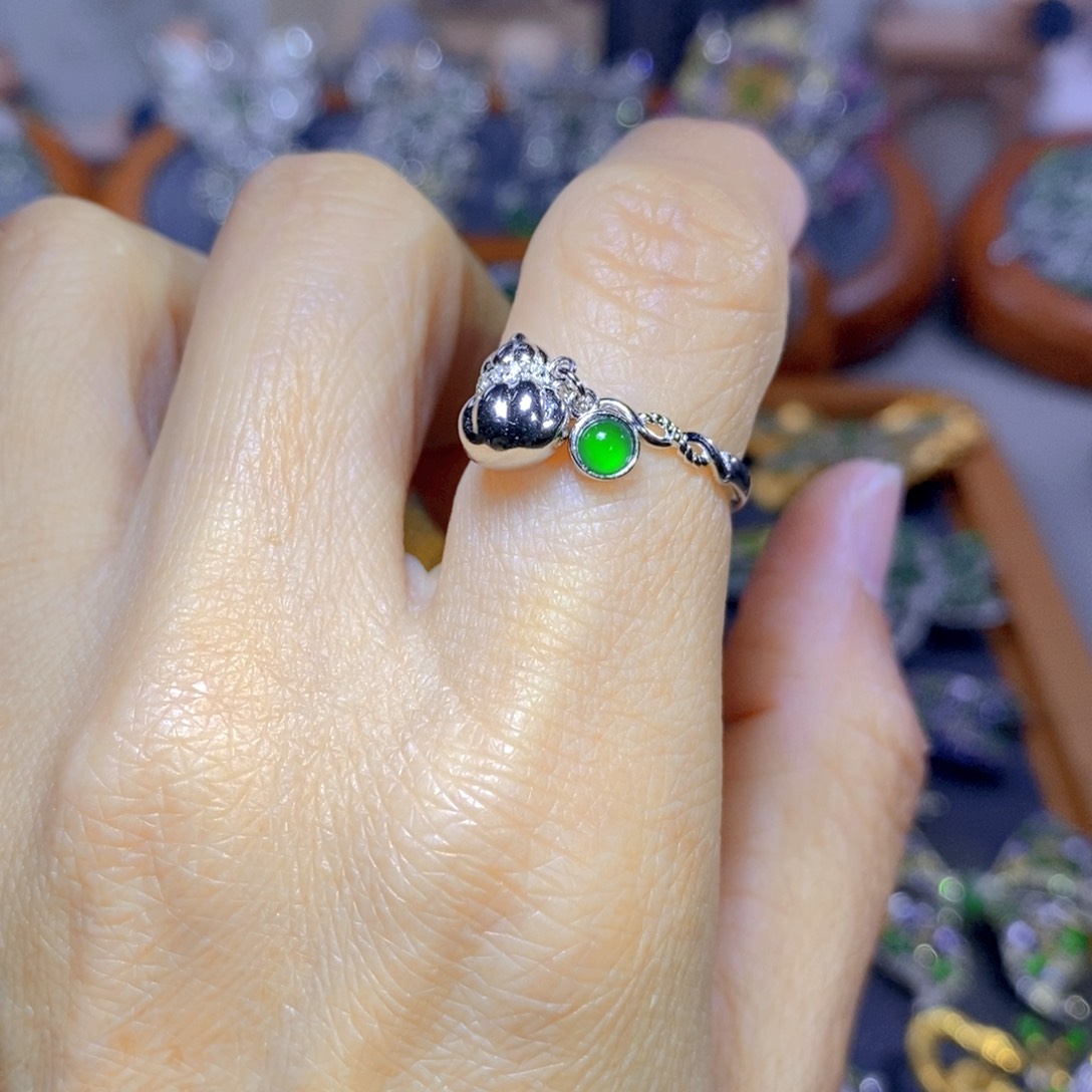 翡翠颈饰银S925镶嵌天然翡翠