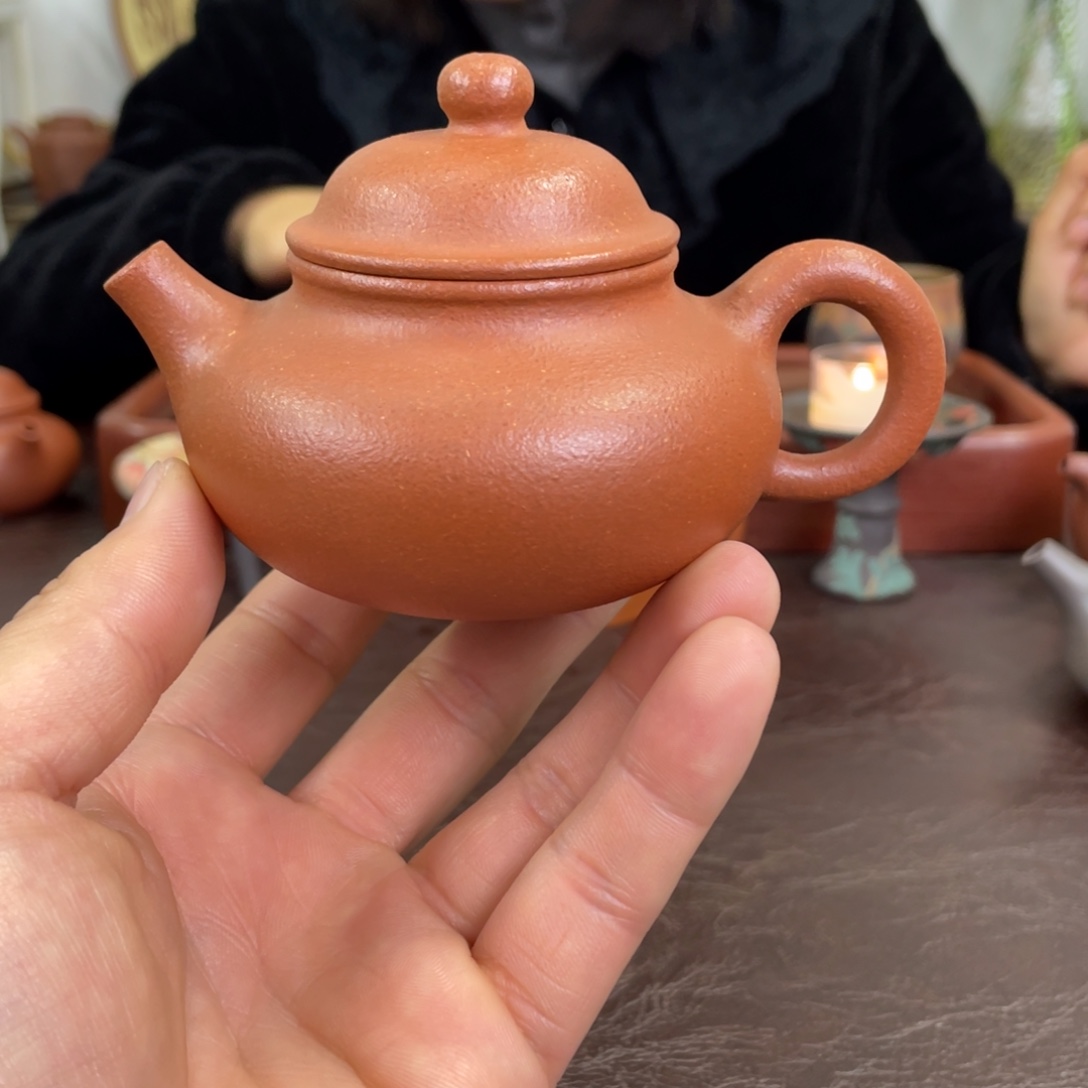 紫砂茶壶容天红降坡