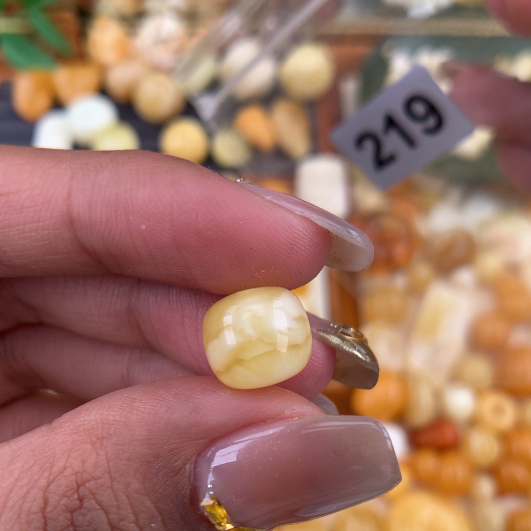 琥珀珠宝奇石未镶嵌10.7