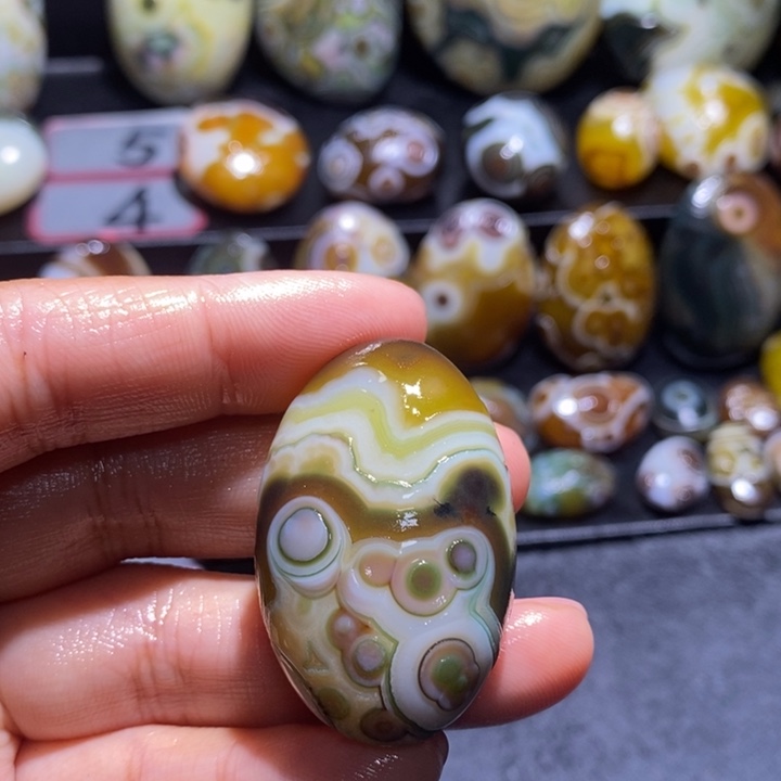 玛瑙/玉髓未镶嵌珠宝半成品132
