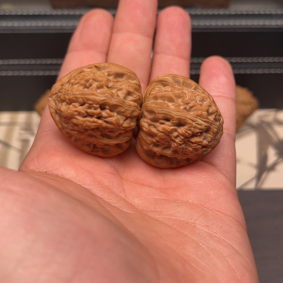 文玩核桃吊坠吃**禧35三角白