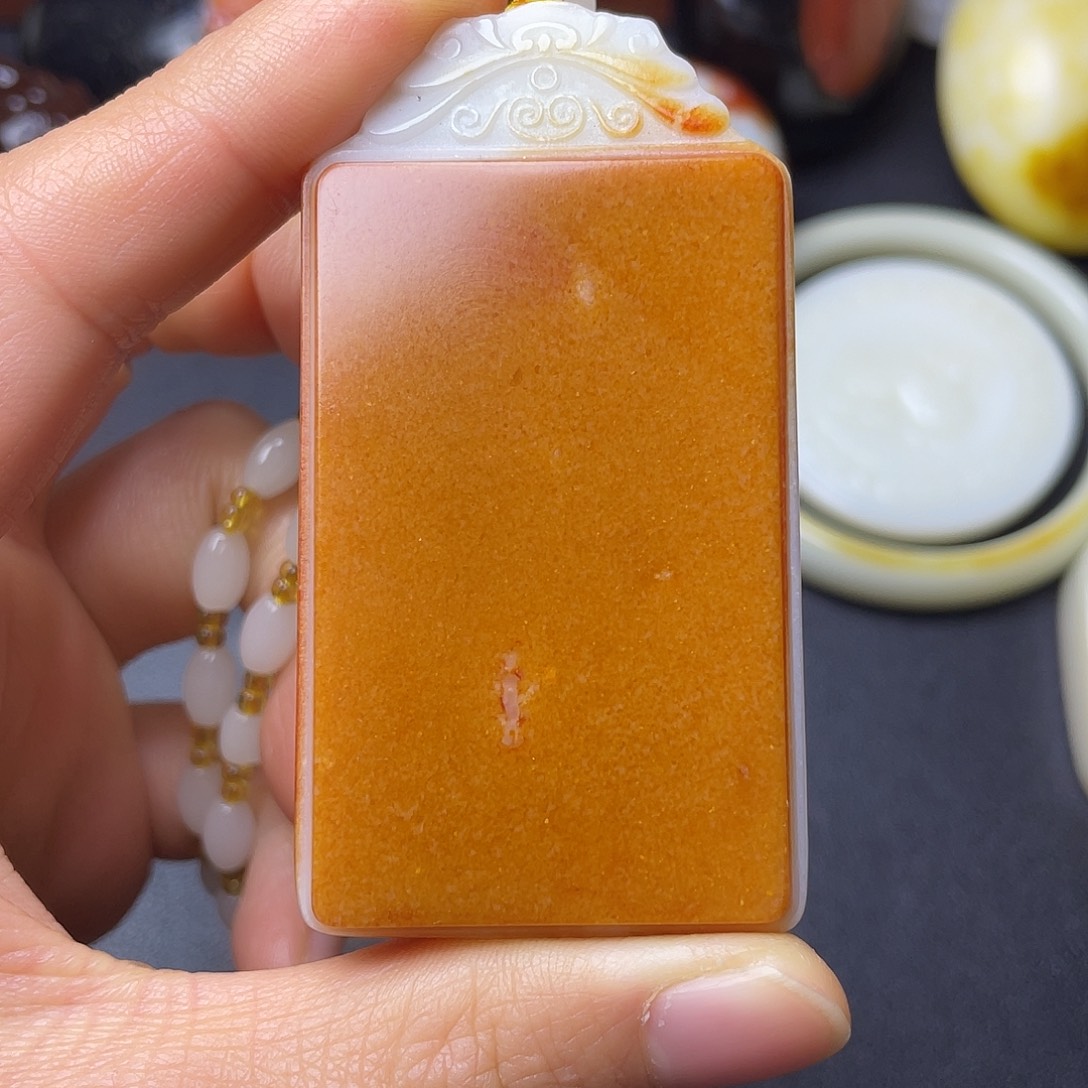 和田玉未镶嵌把件