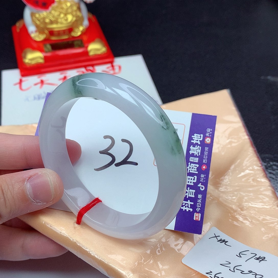 【闪购商品】翡翠手镯未镶嵌57正圈99