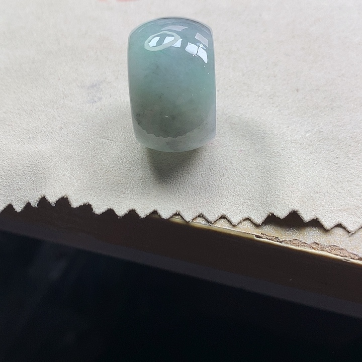 翡翠颈饰未镶嵌吊坠