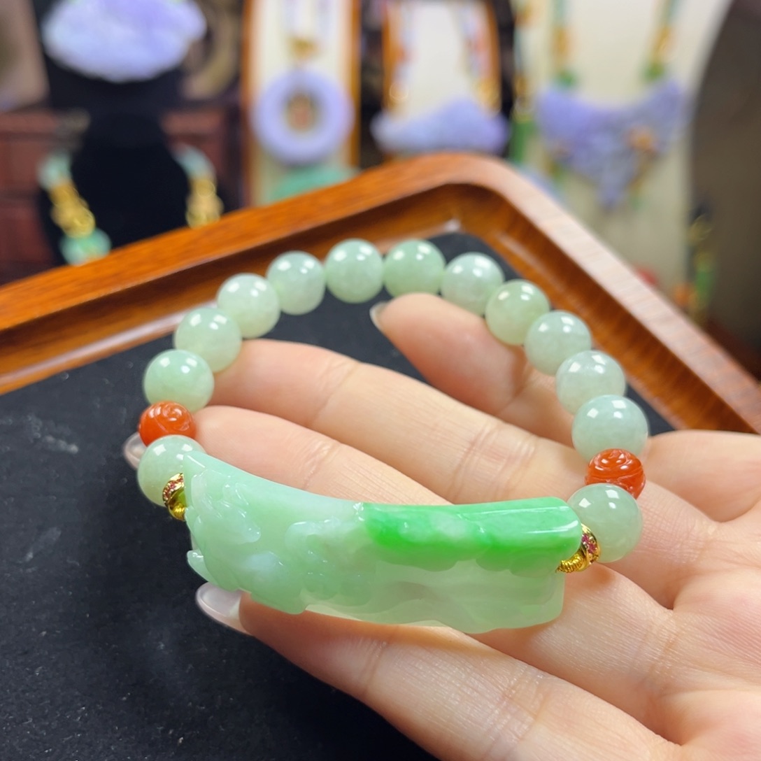 翡翠未镶嵌吊坠(赠链)九尾狐手牌设计
