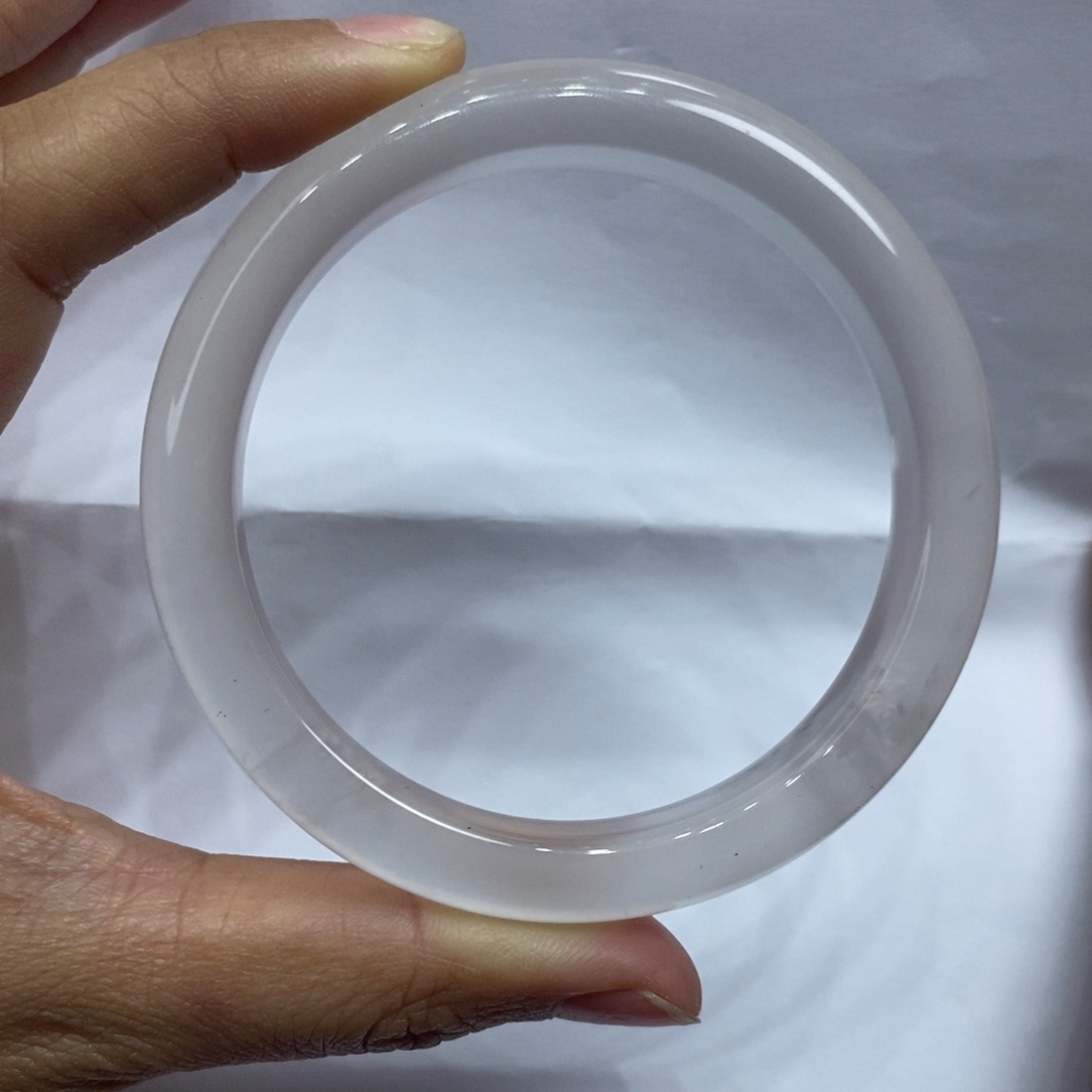 石英质玉手镯未镶嵌海**王