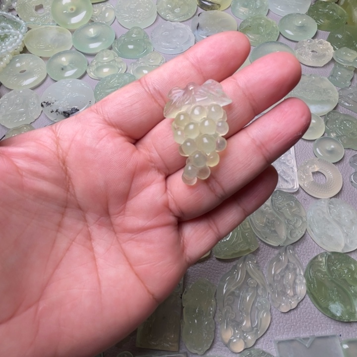 岫玉吊坠(赠链)未镶嵌