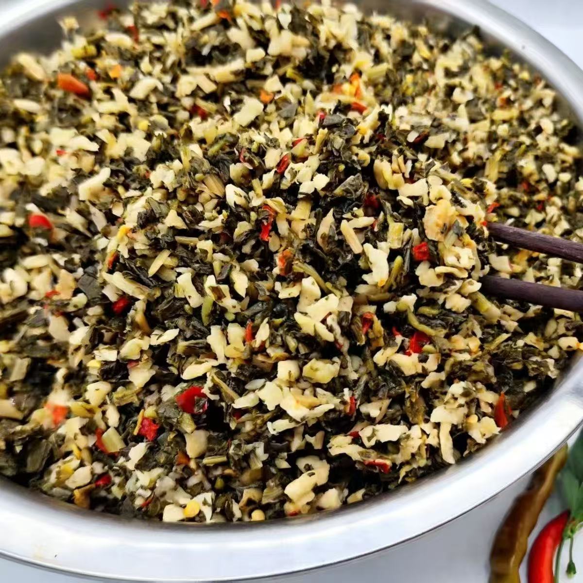 湖南特产萝卜酸菜酱菜下饭可口的传统美食