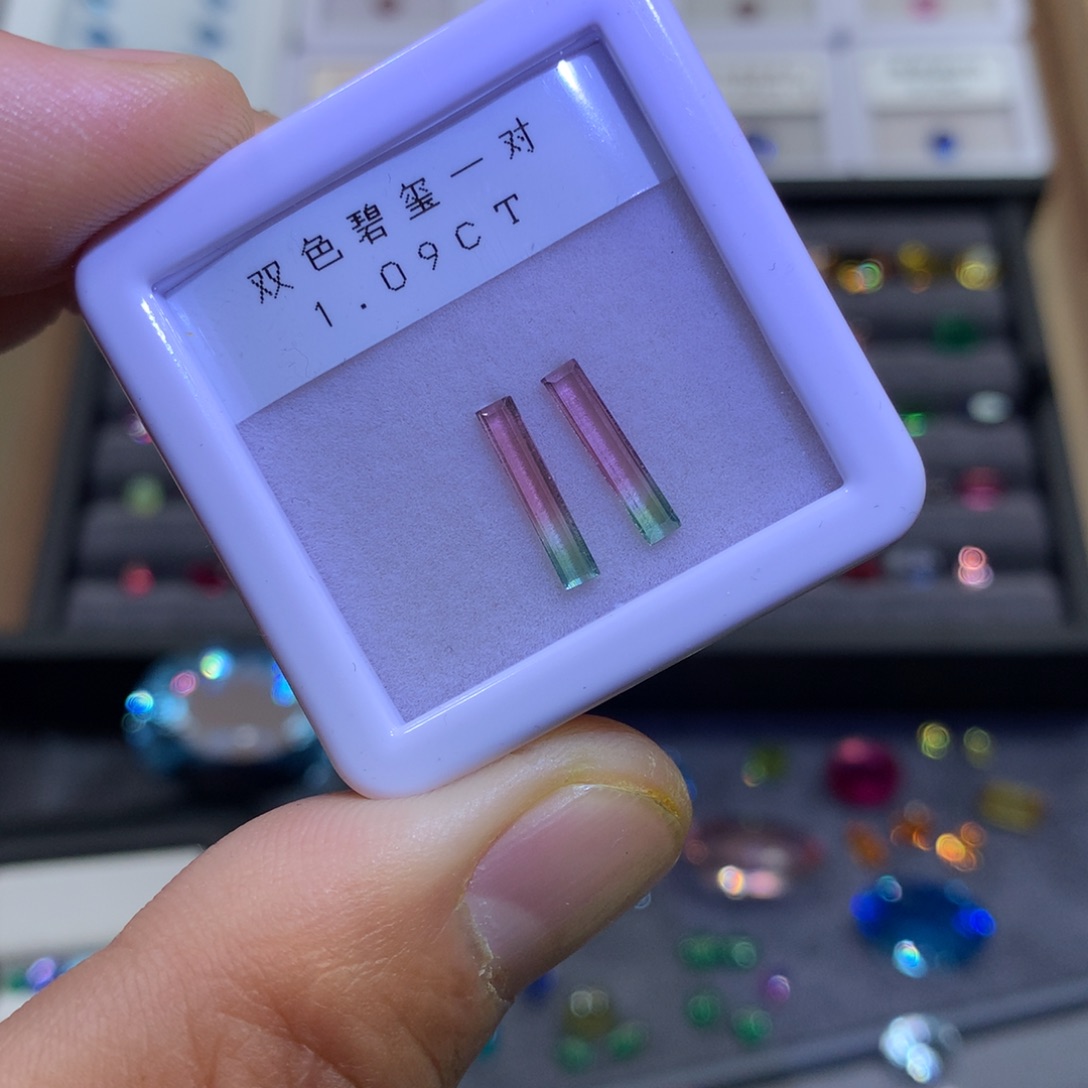 西瓜碧玺珠宝奇石未镶嵌1.09克拉西瓜碧玺