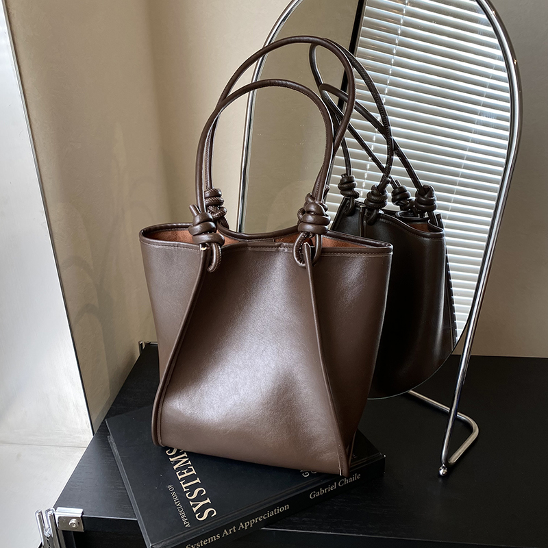 【长25高30宽12】新款时尚百搭大容量单肩斜跨包咖色1710