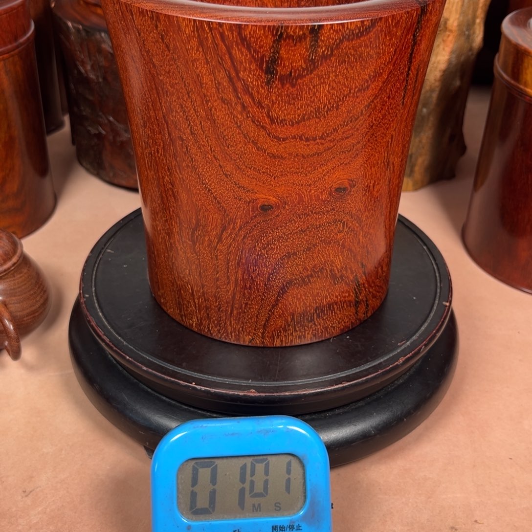 檀香木小叶紫檀笔筒