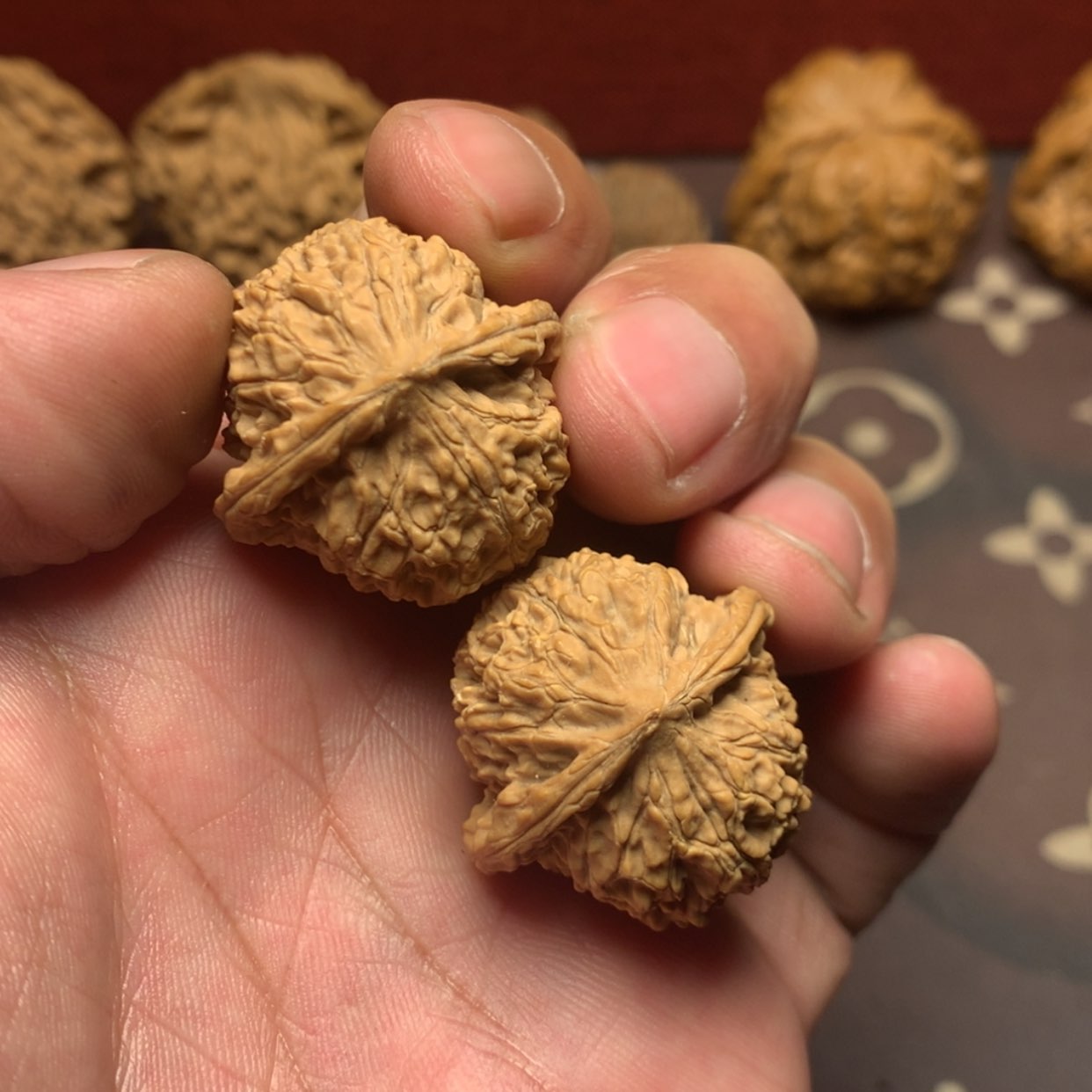 【闪购商品】把件文玩核桃小手捻